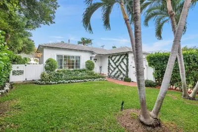 156 Peruvian Ave, Palm Beach: photo 1 of 20