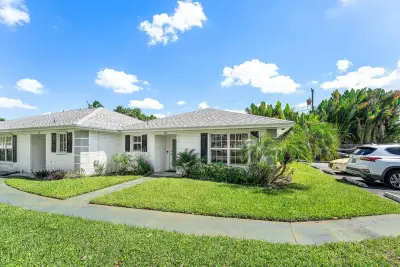 2840 SW 14th St #18, Boynton Beach: photo 1 of 23