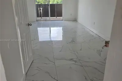 1551 W Okeechobee Rd #15-14, Hialeah: photo 1 of 8