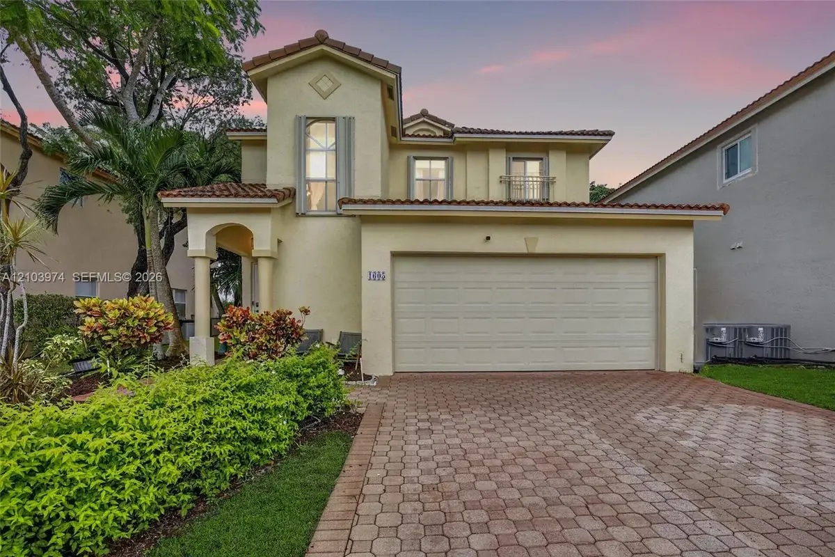 1605 SW 158th Ave, Pembroke Pines: photo 1 of 58
