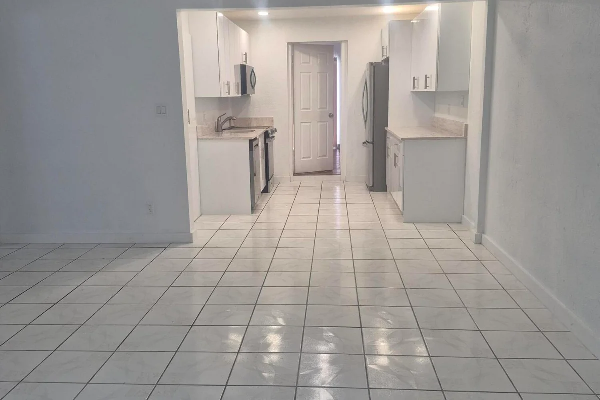 432 Forest Hill Blvd, West Palm Beach: photo 1 of 21