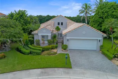 1400 Seabay Rd, Weston: photo 1 of 37