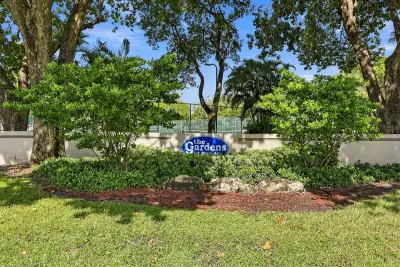 717 Gardens Dr #206, Pompano Beach: photo 1 of 35