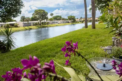 108 Lake Evelyn Dr, West Palm Beach: photo 1 of 32
