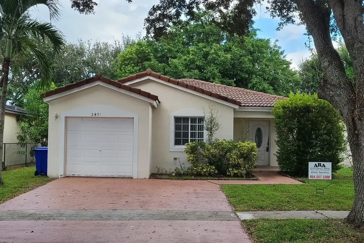 2471 SW 102nd Ave, Miramar: photo 1 of 3