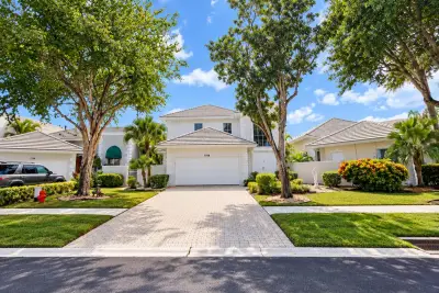 7756 Travelers Tree Dr, Boca Raton: photo 1 of 57
