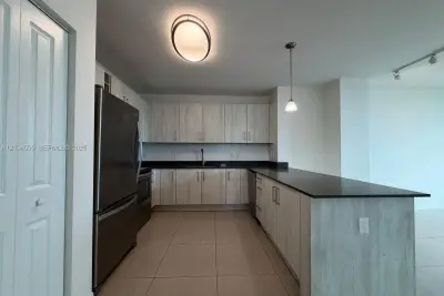 7525 E Treasure Dr #309, North Bay Village: photo 1 of 30