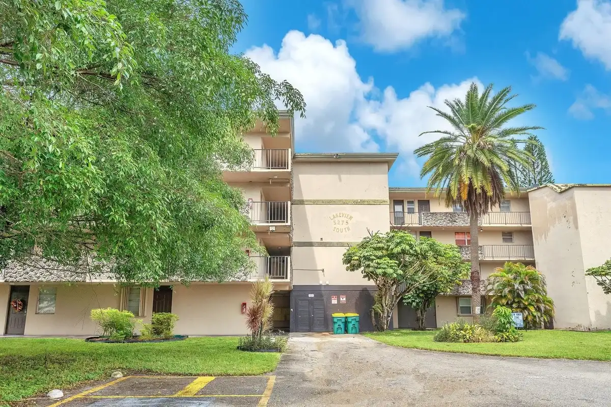 5275 NW 10th Ct #401, Plantation: photo 1 of 21