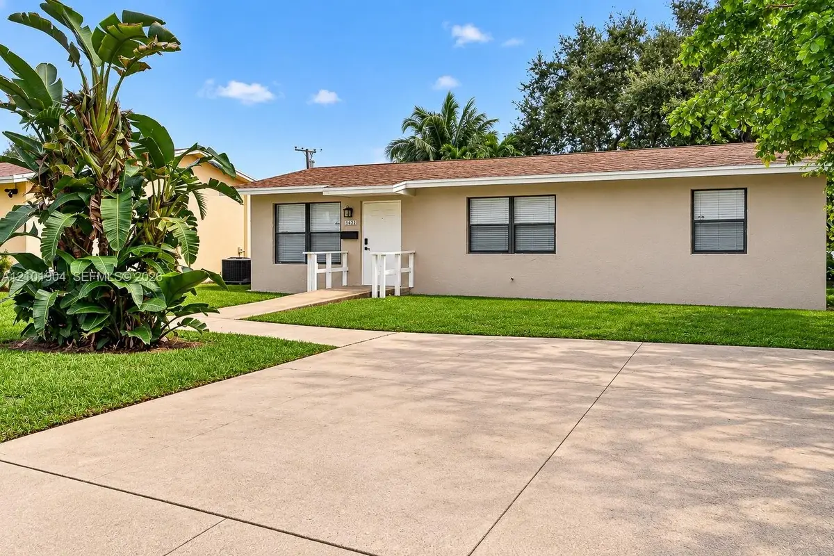1422 S N St, Lake Worth: photo 1 of 54