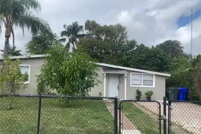 3730 SW 47th Ave, West Park: photo 1 of 6