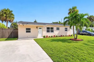 6040 NE 6th Ave, Oakland Park: photo 1 of 27