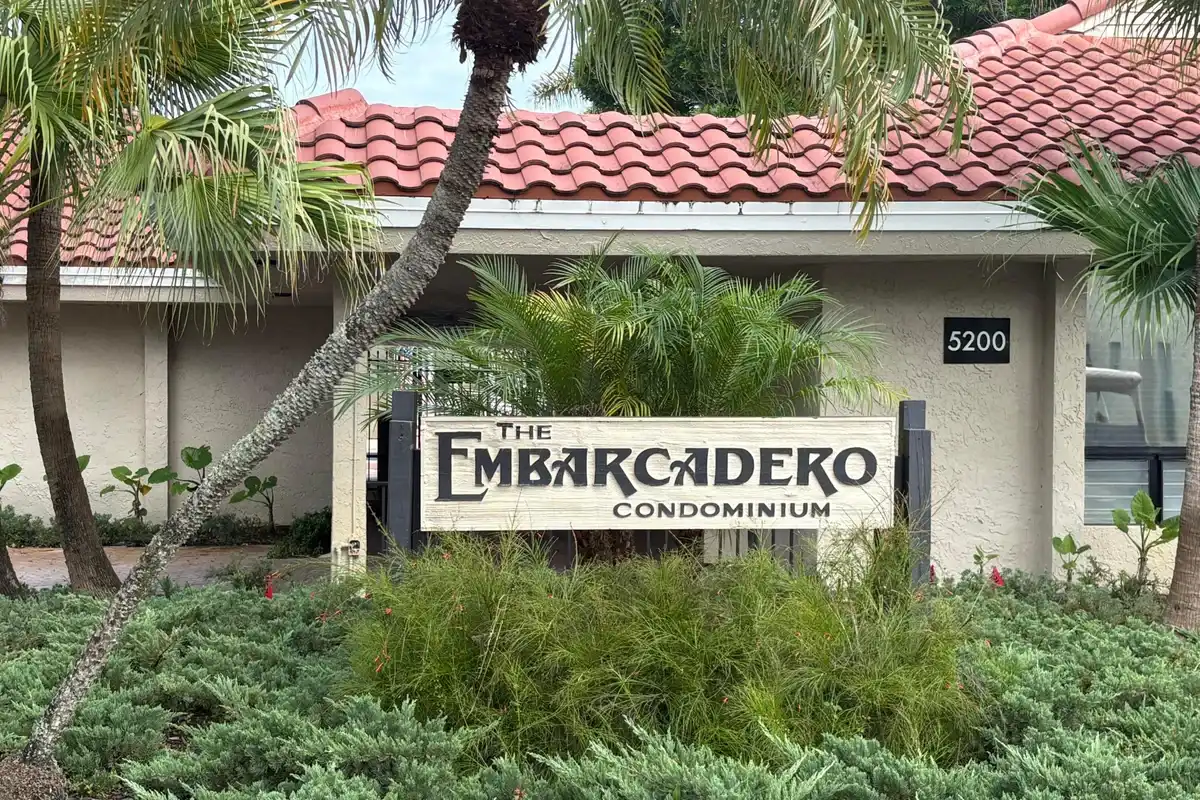 5248 NE 6th Ave #D32, Oakland Park: photo 1 of 16