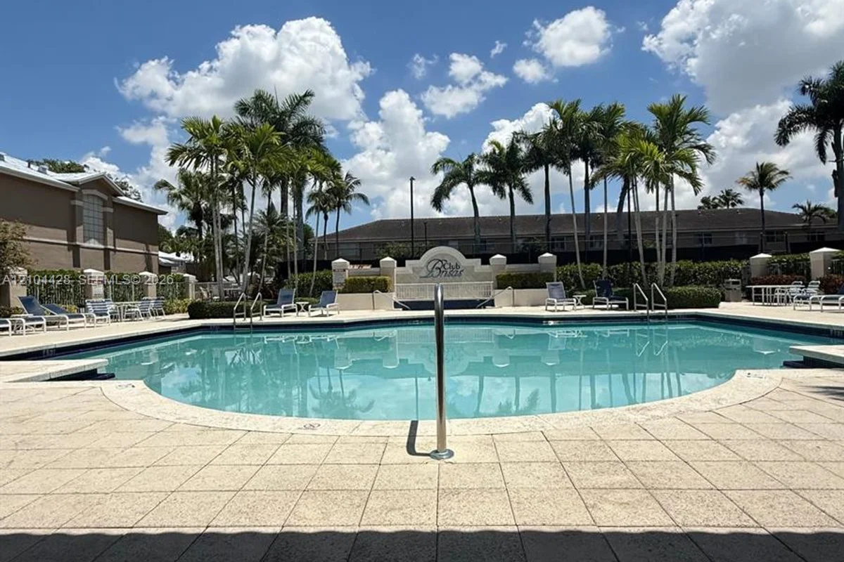 5650 NW 115 Th Ct #101, Doral: photo 1 of 17