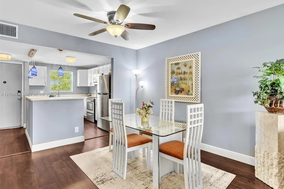 700 SE 6th Ave #201, Deerfield Beach: photo 1 of 36