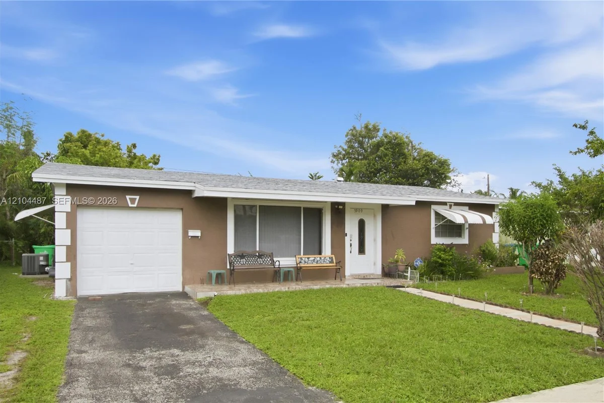 5909 NW 16th Ct, Sunrise: photo 1 of 23