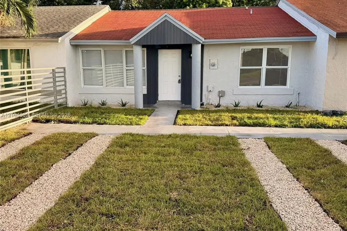 3954 NW 182nd Ln, Miami Gardens: photo 1 of 19