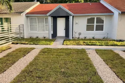 3954 NW 182nd Ln, Miami Gardens: photo 1 of 19