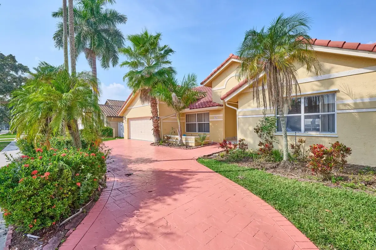 786 NW 164th Ave, Pembroke Pines: photo 1 of 56