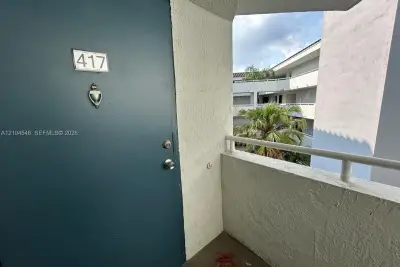 Condo in Miami: photo 1 of 28