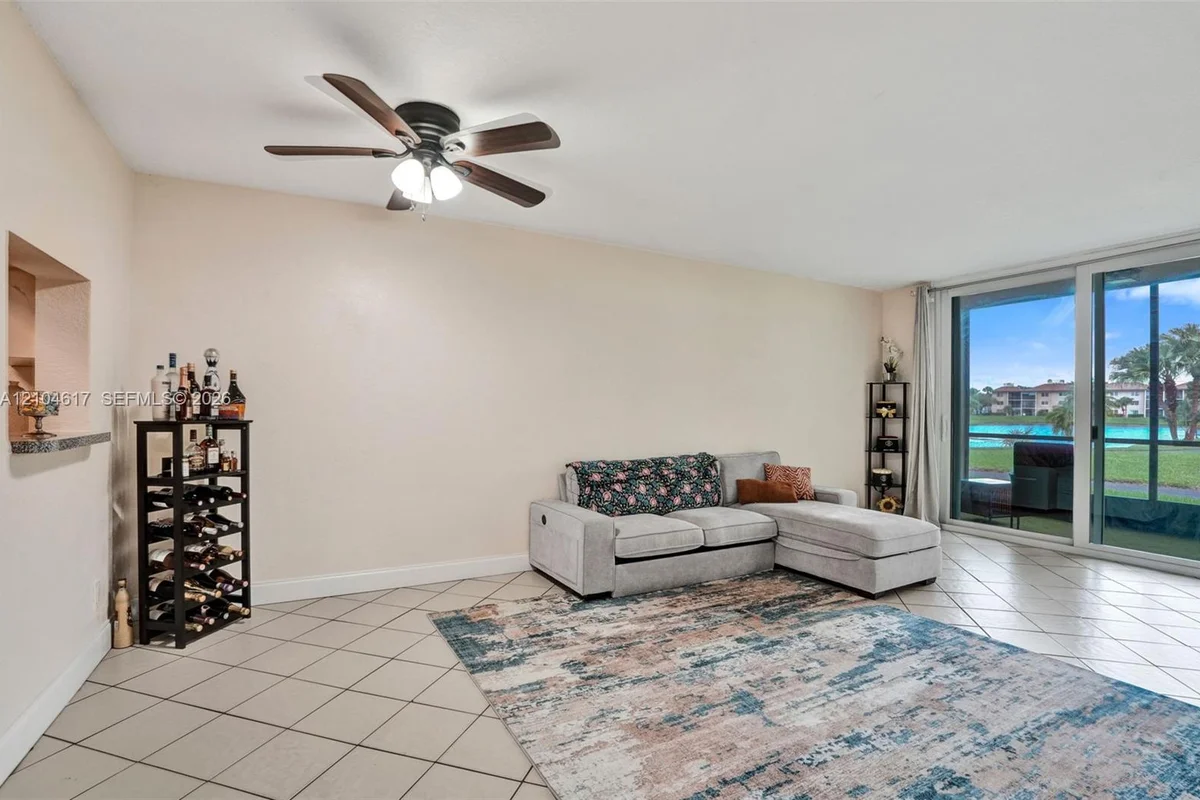 7860 NW 50th St #108, Lauderhill: photo 1 of 60