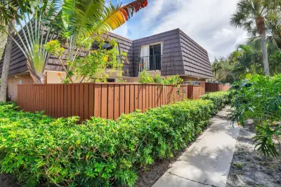 1419 14th Ct, Jupiter: photo 1 of 25