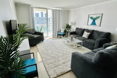 437 Golden Isles Dr #7G, Hallandale Beach: photo 1 of 19