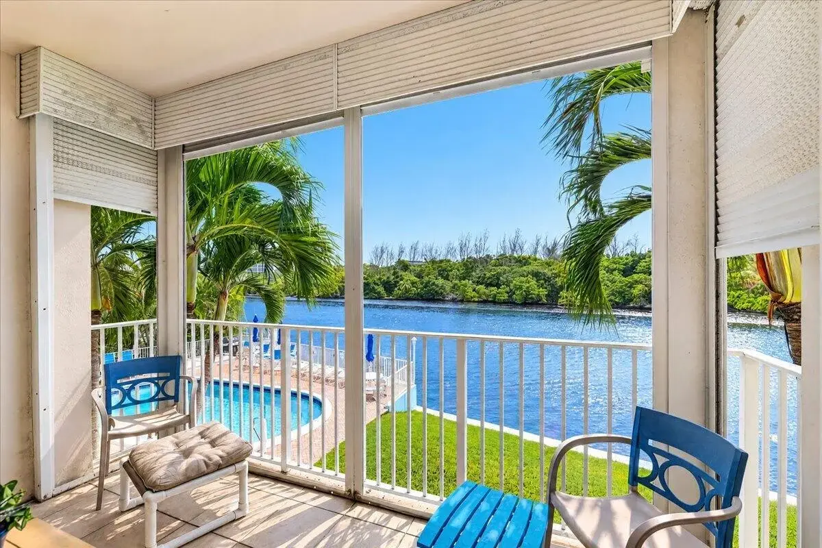 333 NE 19th Ave #203, Deerfield Beach: photo 1 of 30