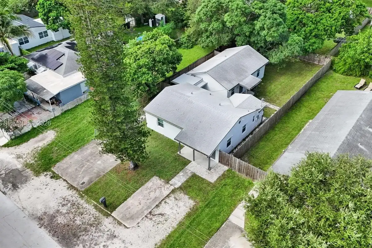 1223 NW 6th Ave, Fort Lauderdale: photo 1 of 20