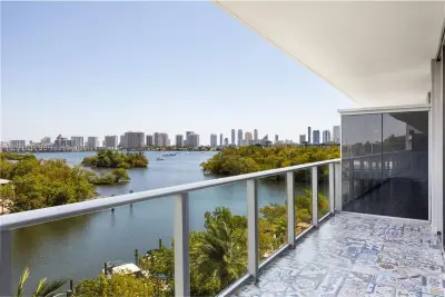 16385 Biscayne Blvd #506, North Miami Beach: photo 1 of 55