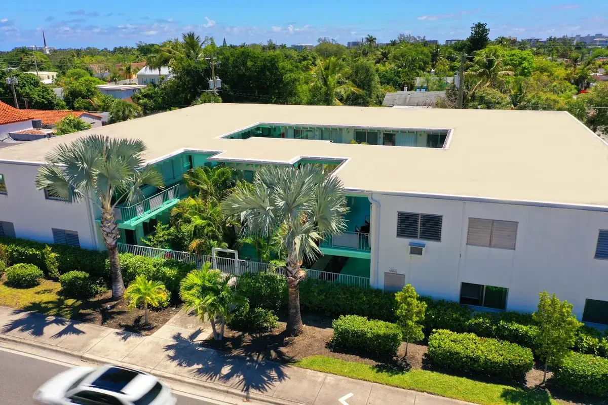 702 N Federal Hwy #A8, Lake Worth Beach: photo 1 of 10