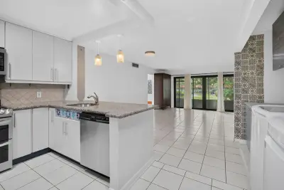 301 N Pine Island Rd #162, Plantation: photo 1 of 38