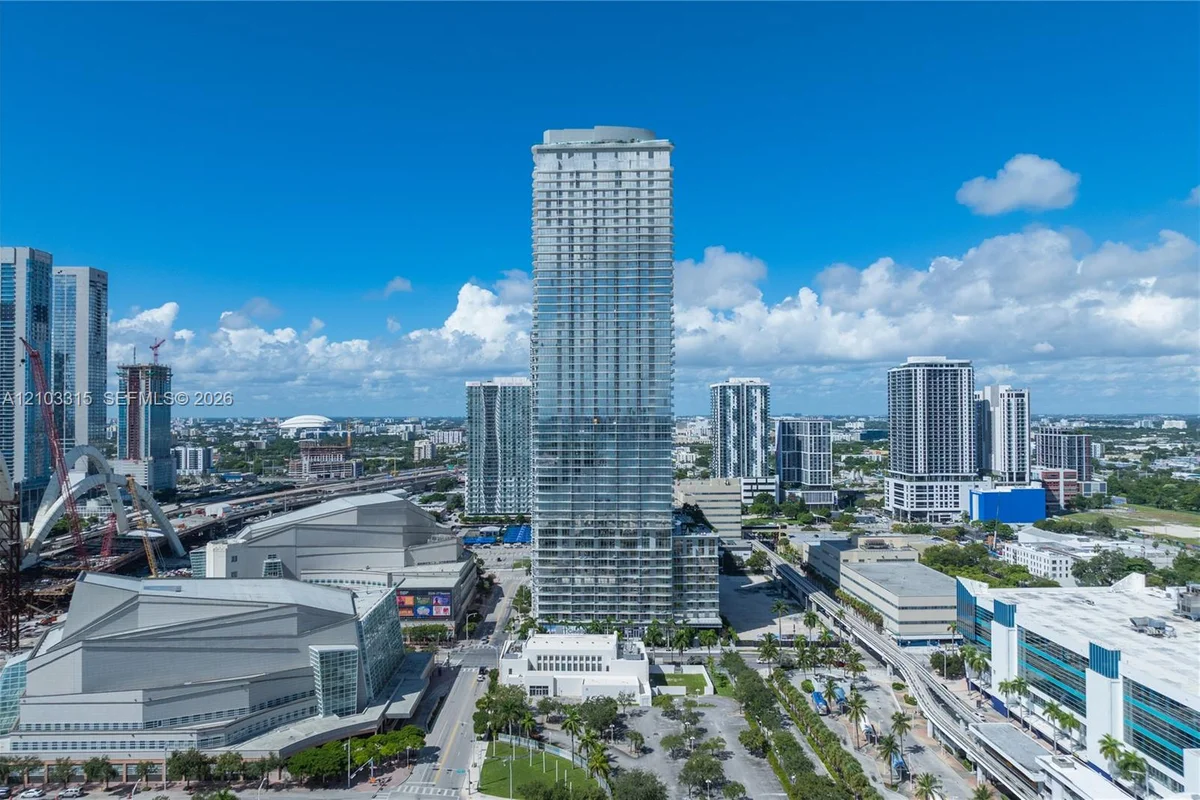 1400 Biscayne Blvd #3403, Miami: photo 1 of 31