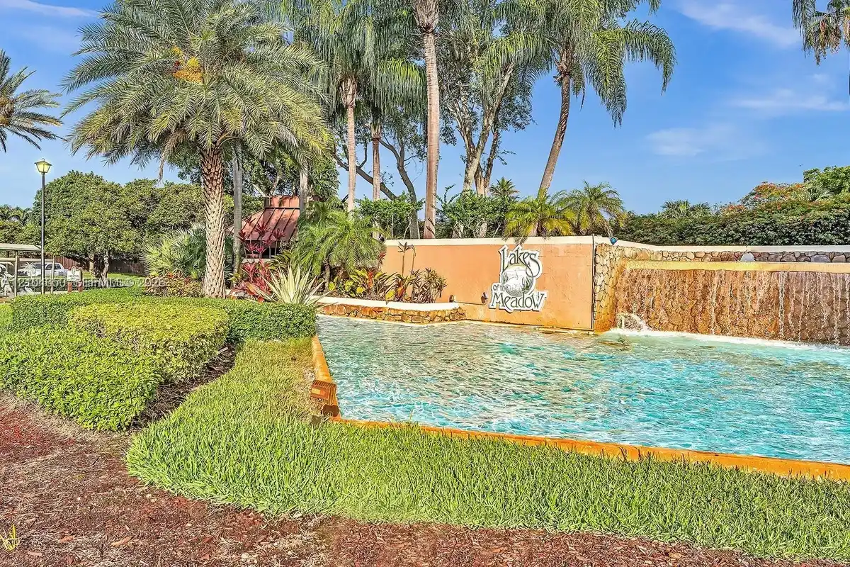 14945 SW 49th Ln #6E, Miami: photo 1 of 17