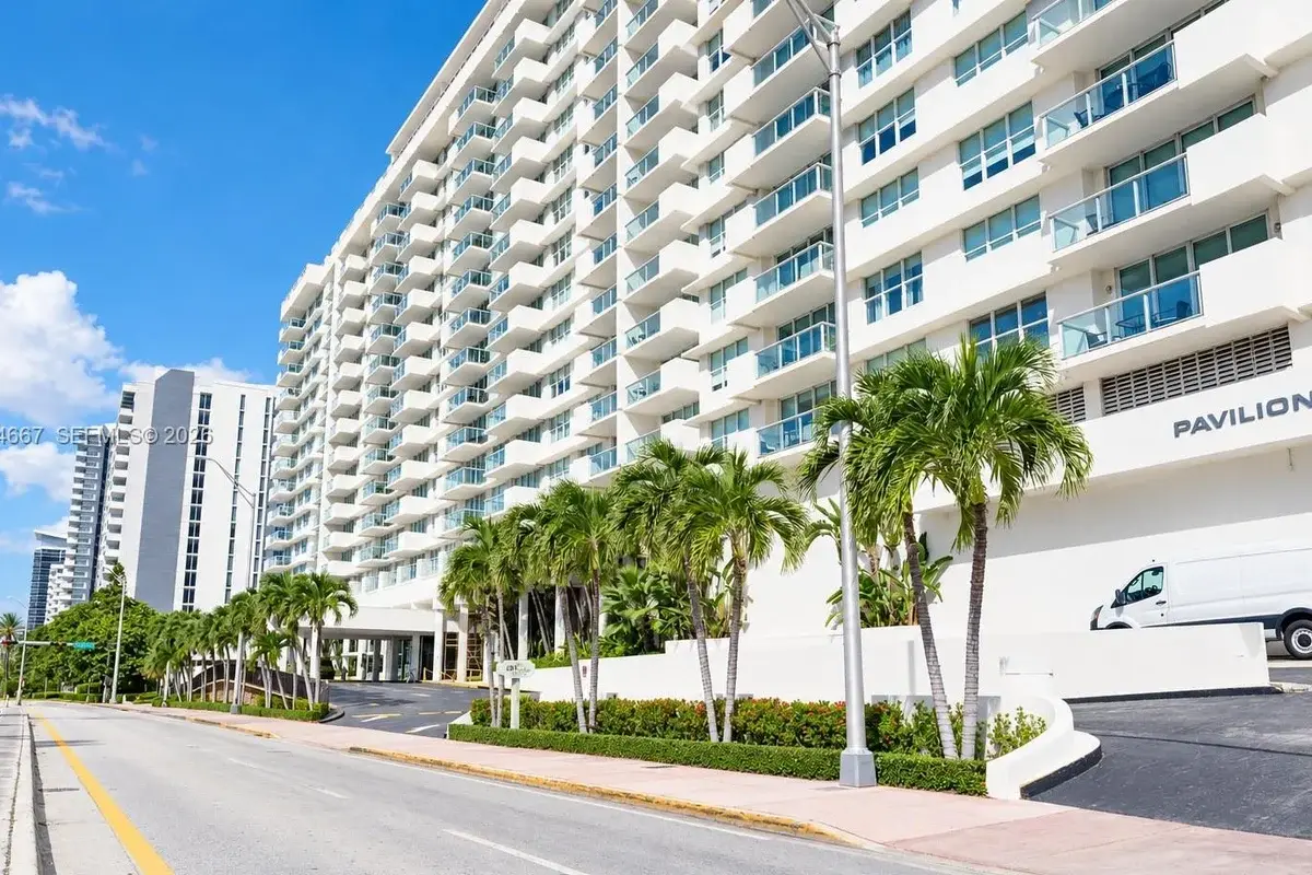5601 Collins Ave #M1, Miami Beach: photo 1 of 2