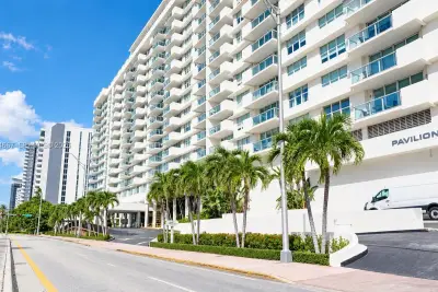 5601 Collins Ave #M1, Miami Beach: photo 1 of 2