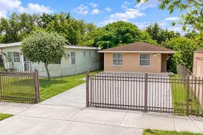 3715 NW 23rd Ct, Miami: photo 1 of 20