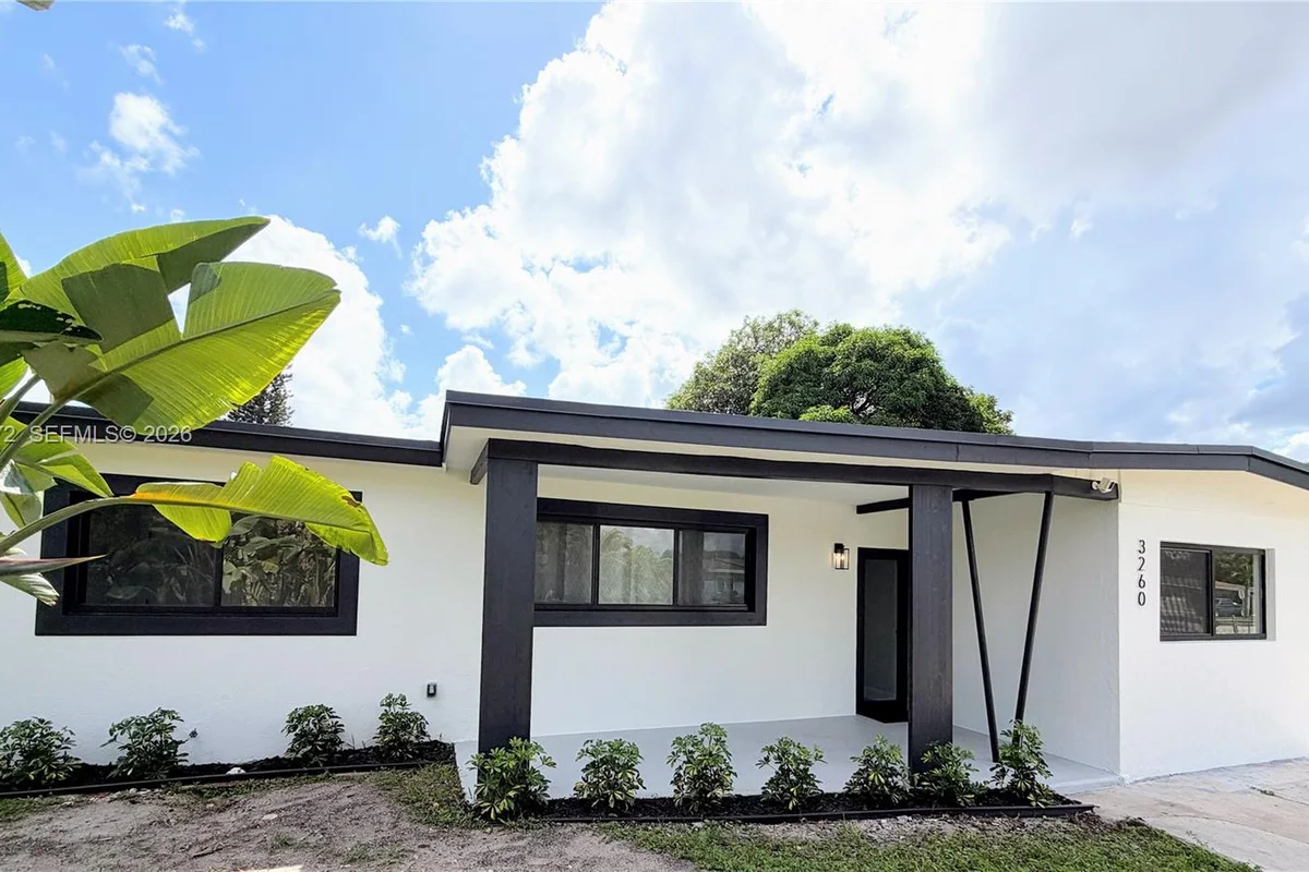 3260 NW 4th St, Lauderhill: photo 1 of 42