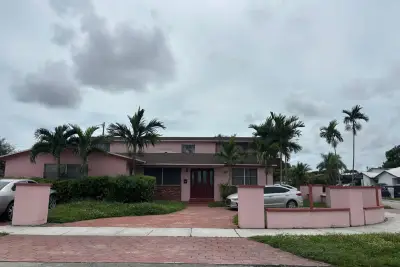 11270 SW 188th St, Miami: photo 1 of 22