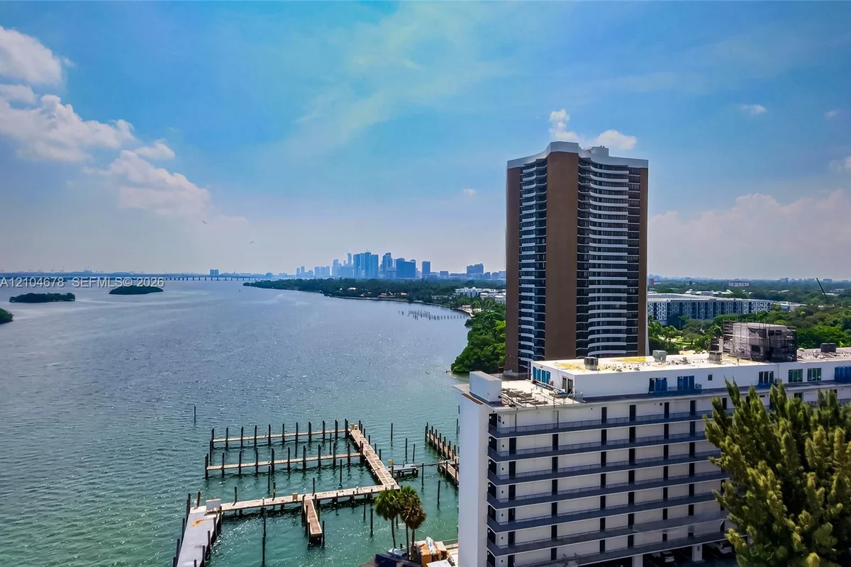 880 NE 69th St #14H, Miami: photo 1 of 40