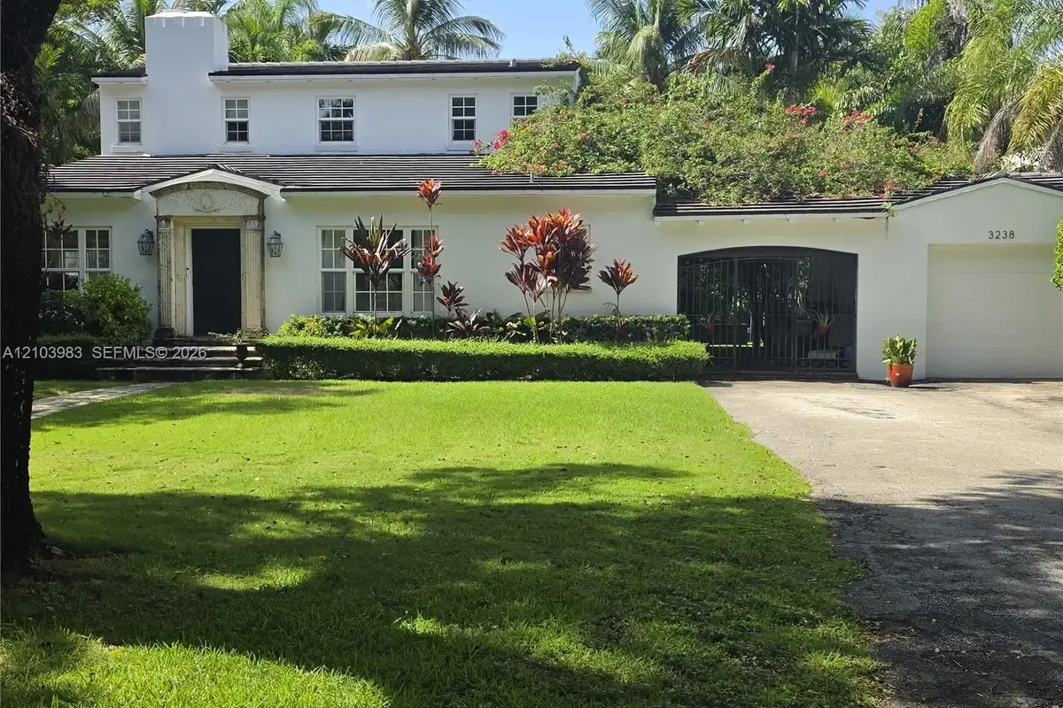 3238 Riviera Dr, Coral Gables: photo 1 of 1