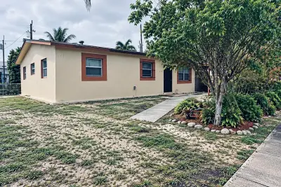 930 NE 52nd Ct, Deerfield Beach: photo 1 of 1
