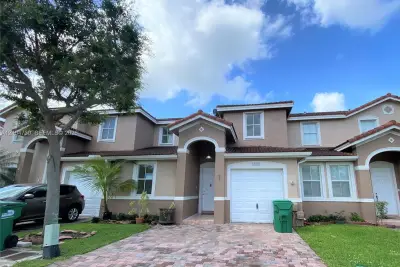 13832 SW 273rd Ter, Homestead: photo 1 of 24