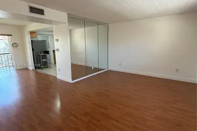 8401 SW 107th Ave #318E, Miami: photo 1 of 15