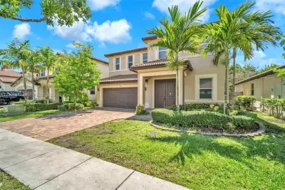 2190 SE 2nd St, Homestead: photo 1 of 28