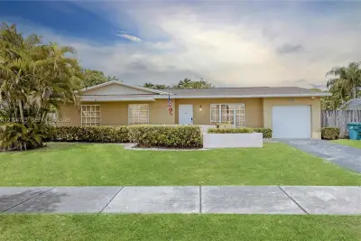 10520 SW 124th Ave, Miami: photo 1 of 46