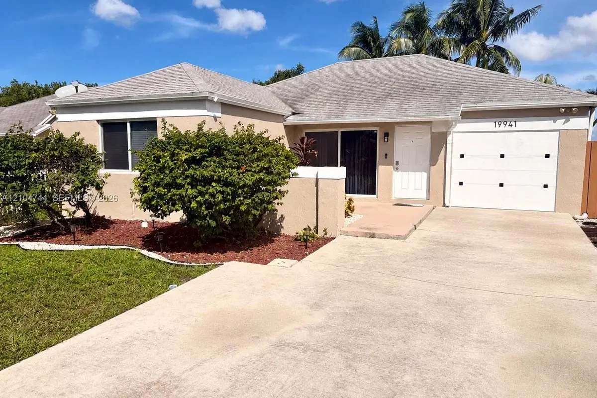 19941 NW 32nd Ave, Miami Gardens: photo 1 of 45