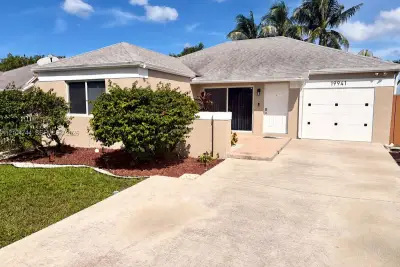 19941 NW 32nd Ave, Miami Gardens: photo 1 of 45