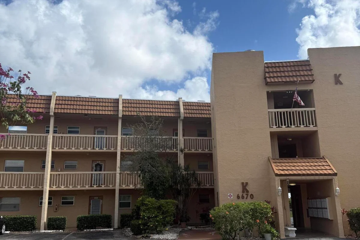 6670 Royal Palm Blvd #205K, Margate: photo 1 of 10