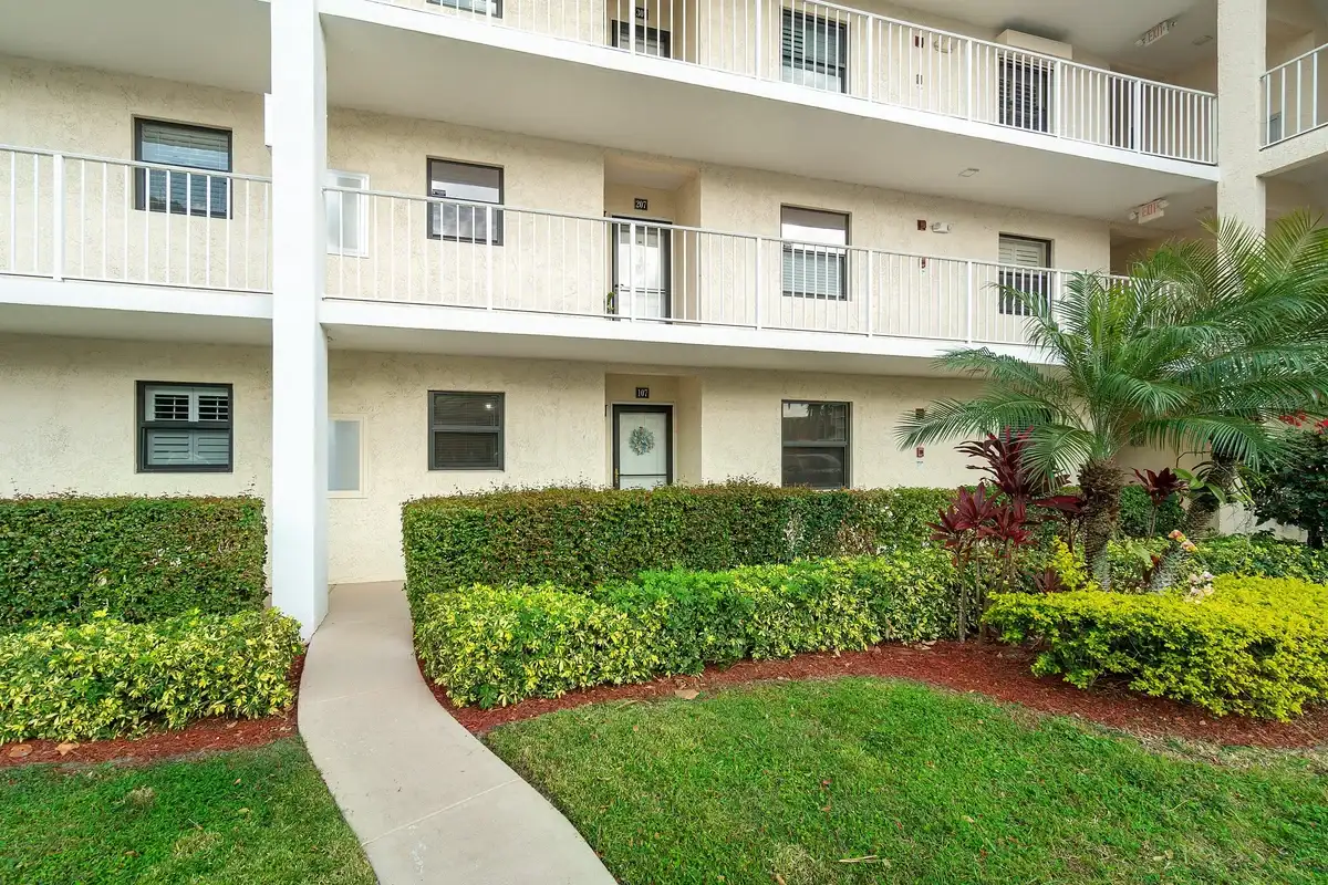 300 N Hwy A1A #107C, Jupiter: photo 1 of 17
