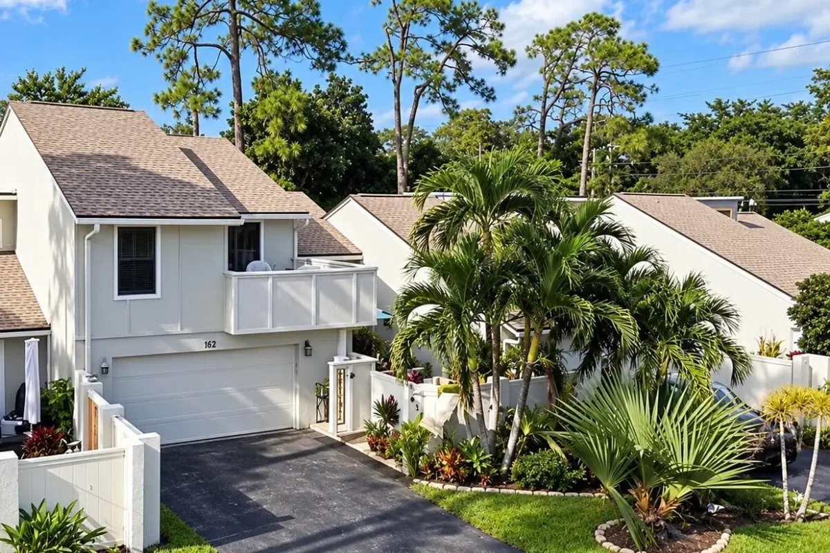653 Spinnaker Ct, Wellington: photo 1 of 27